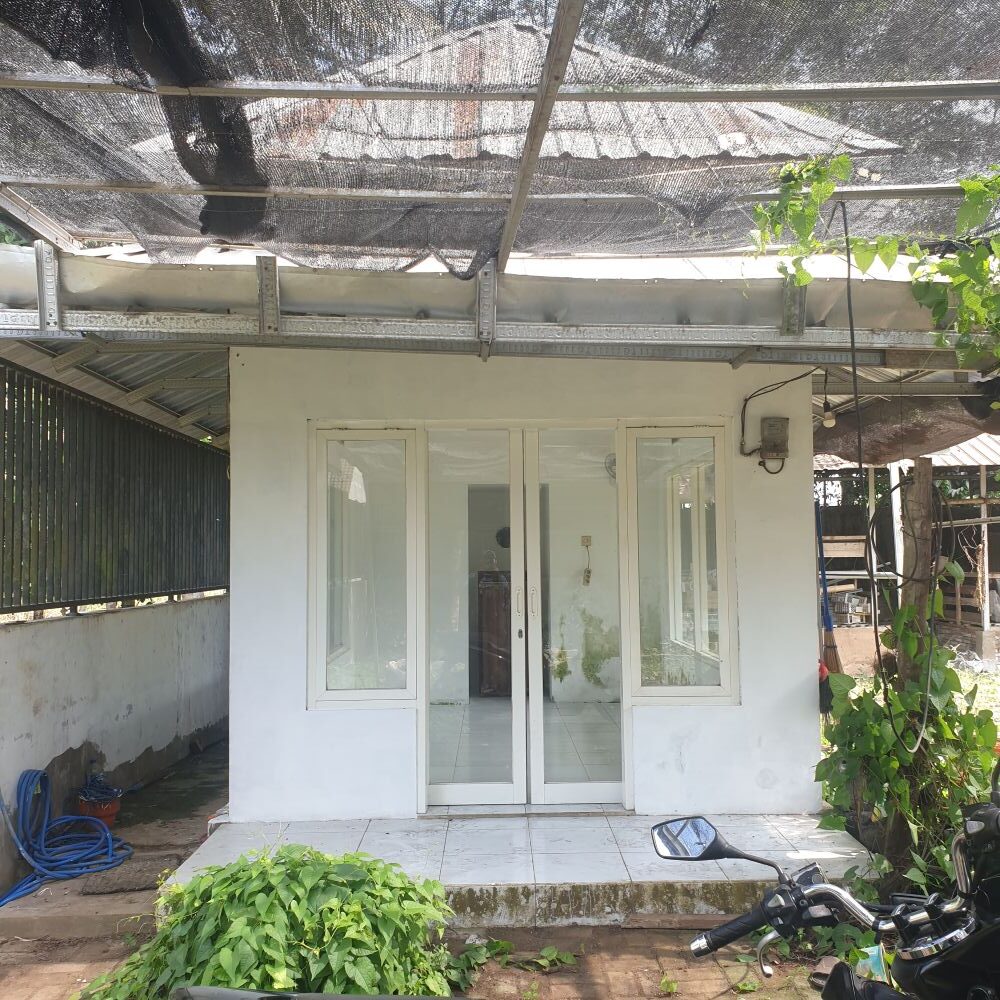 Fasilitas mushola siap pakai di dalam area tanah dijual Malang</